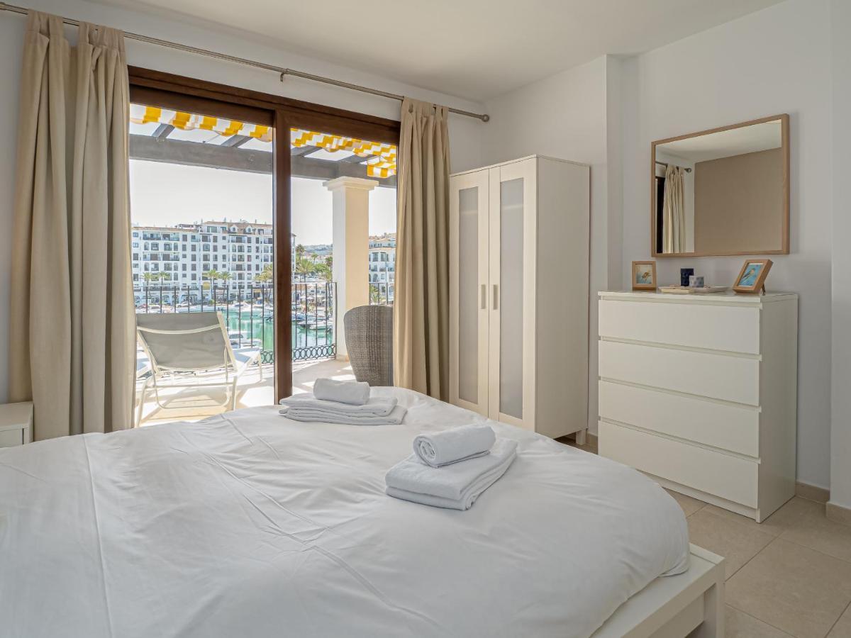 Beautiful Duquesa Harbour Apt 2001 Манилва Экстерьер фото